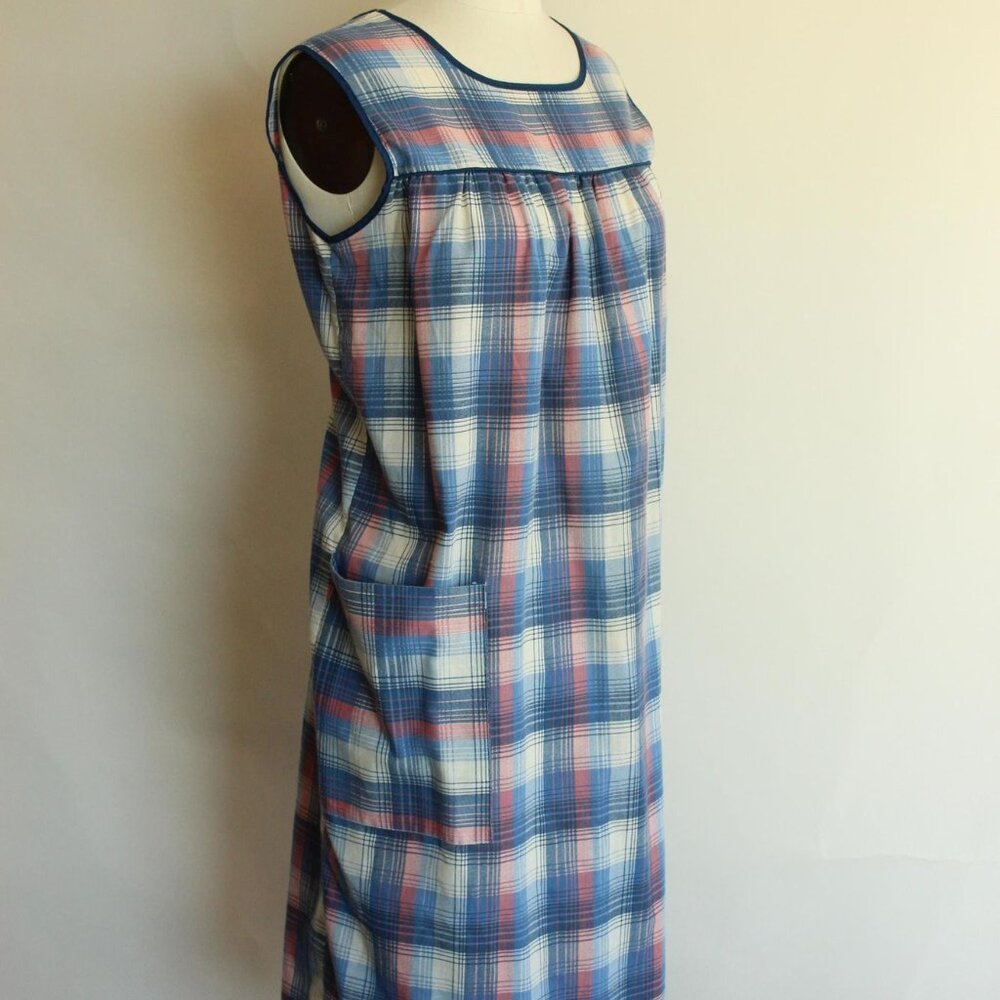 Vintage 1970s Shift Dress with Pocket, Volup Blue Tartan Plaid Pinafore Type - Picture 5 of 10